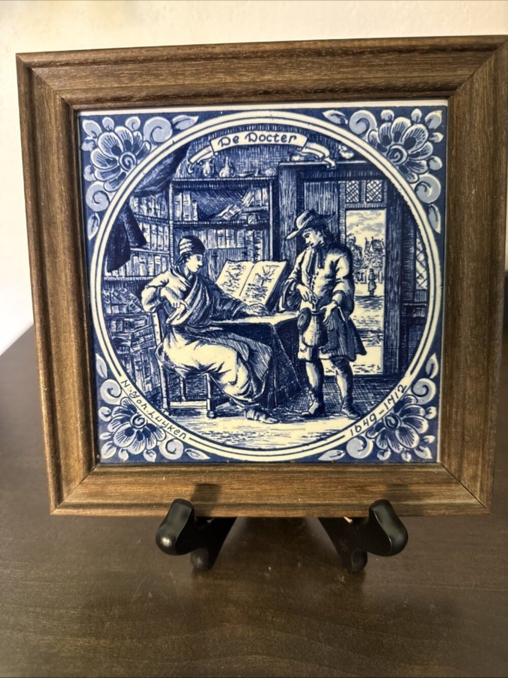Vtg Delft Blue Hand Painted Dutch Tile Plaque Framed Wall Art "De Doctor"